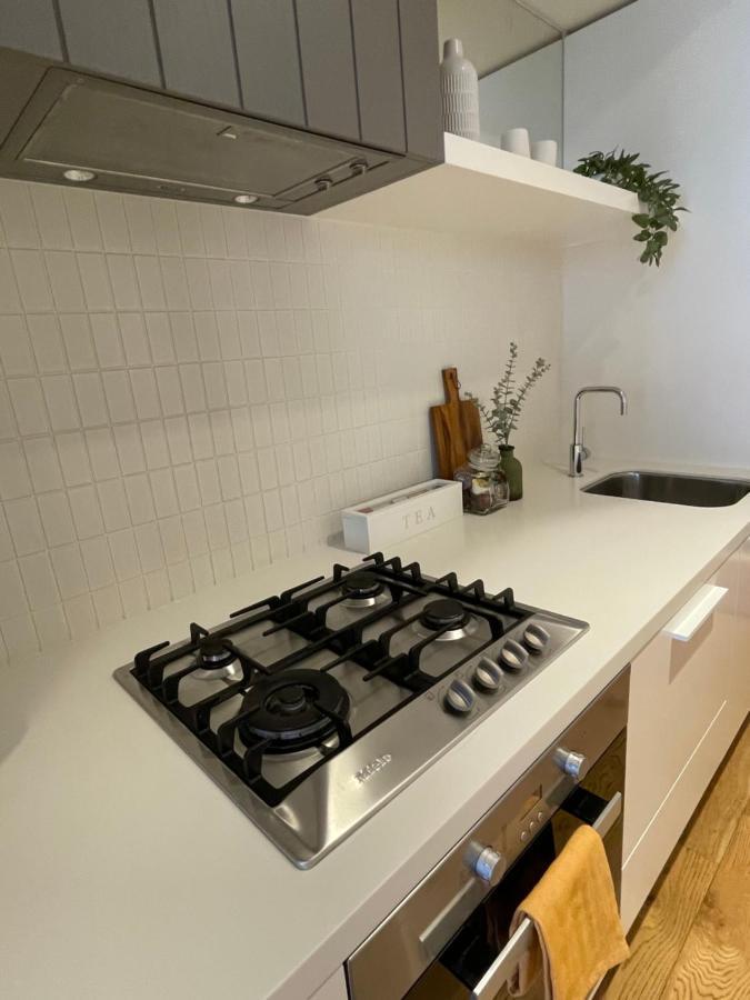 Cozy 1 Bed Apt & Spa,Free Parking ,Phenomena Views Ville de Ville de Melbourne Extérieur photo